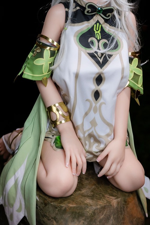 cosplay アニメ に服を着せる